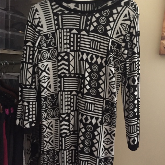 Patterned Sweater - Picture 2 of 5